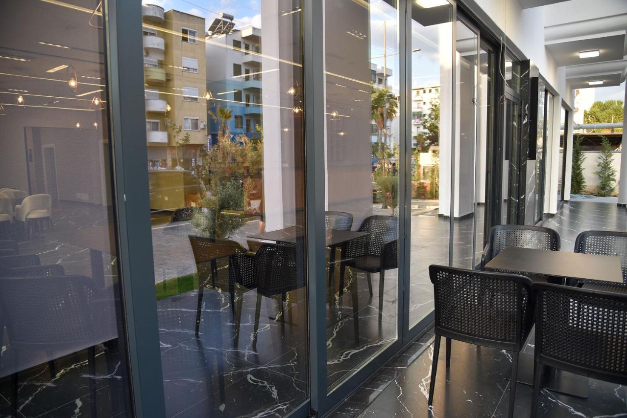 Hotel Lubjana Durrës Exteriör bild