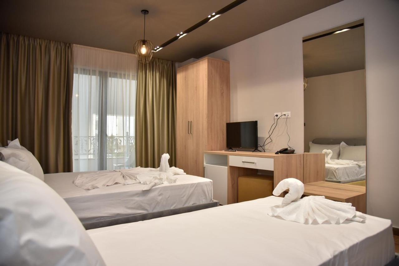 Hotel Lubjana Durrës Exteriör bild