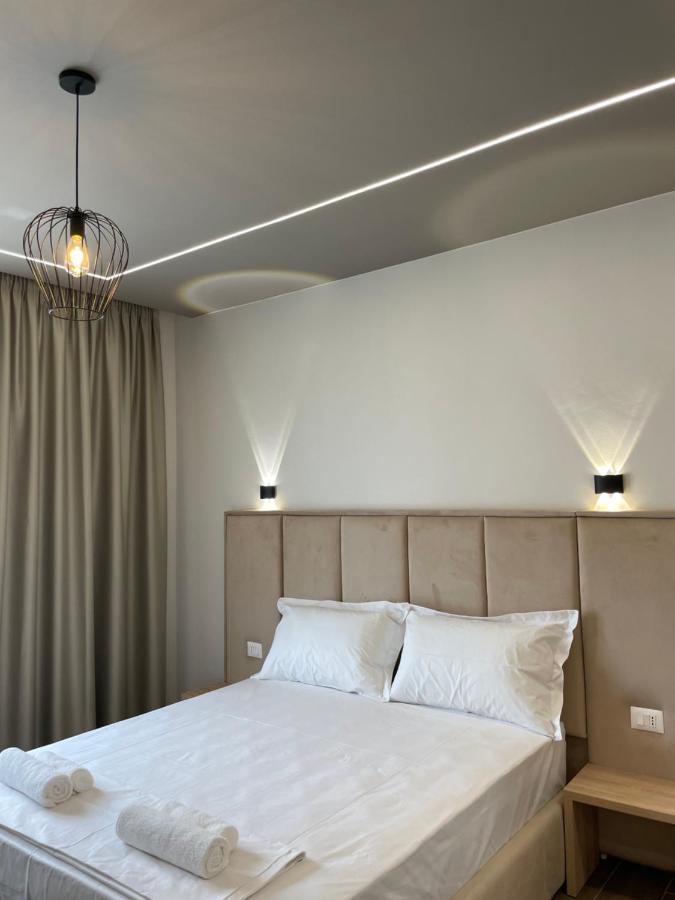 Hotel Lubjana Durrës Exteriör bild